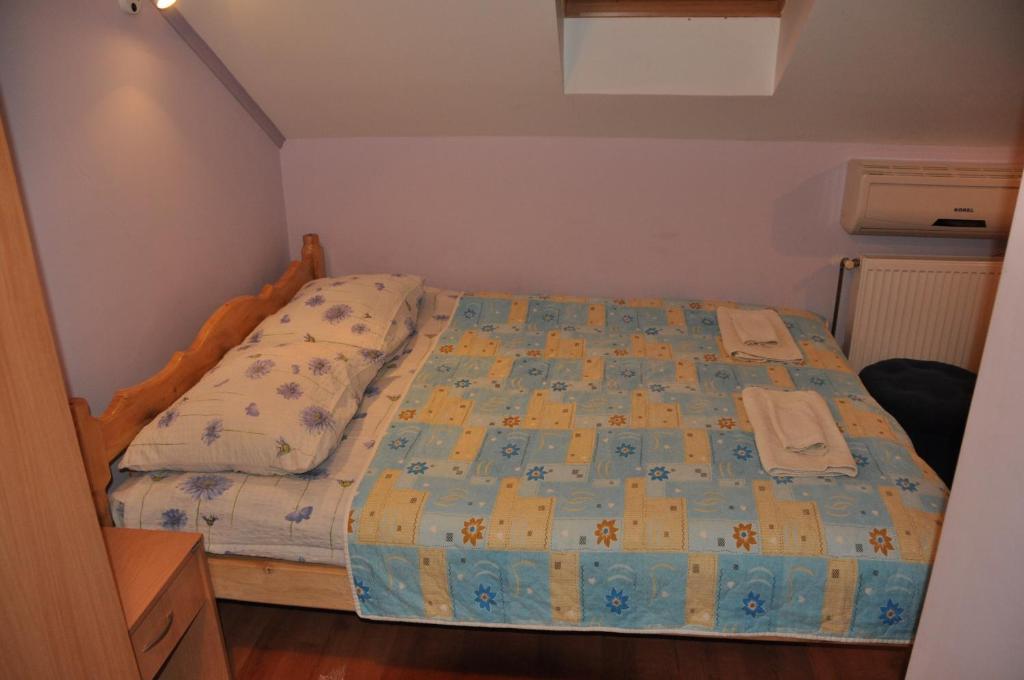 Sobe Tron Palic Hotel Bilik gambar