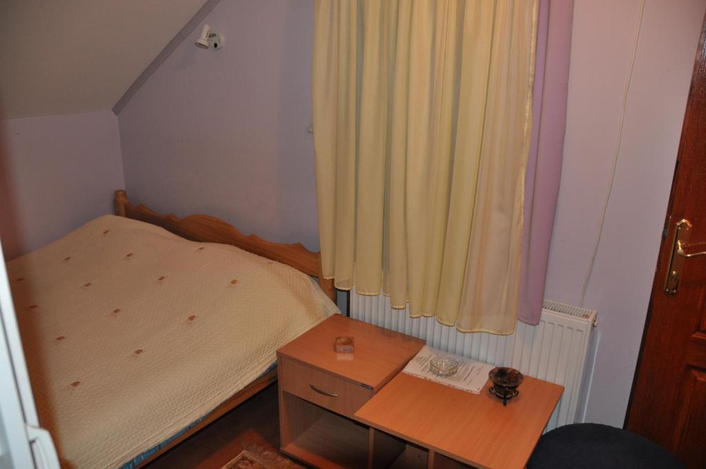 Sobe Tron Palic Hotel Bilik gambar