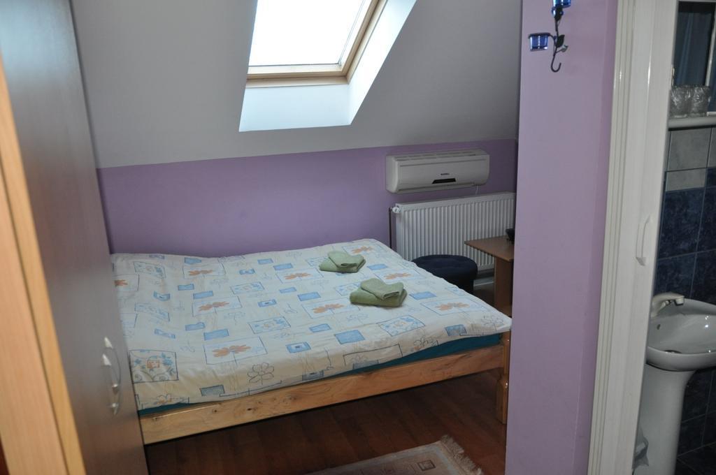 Sobe Tron Palic Hotel Bilik gambar